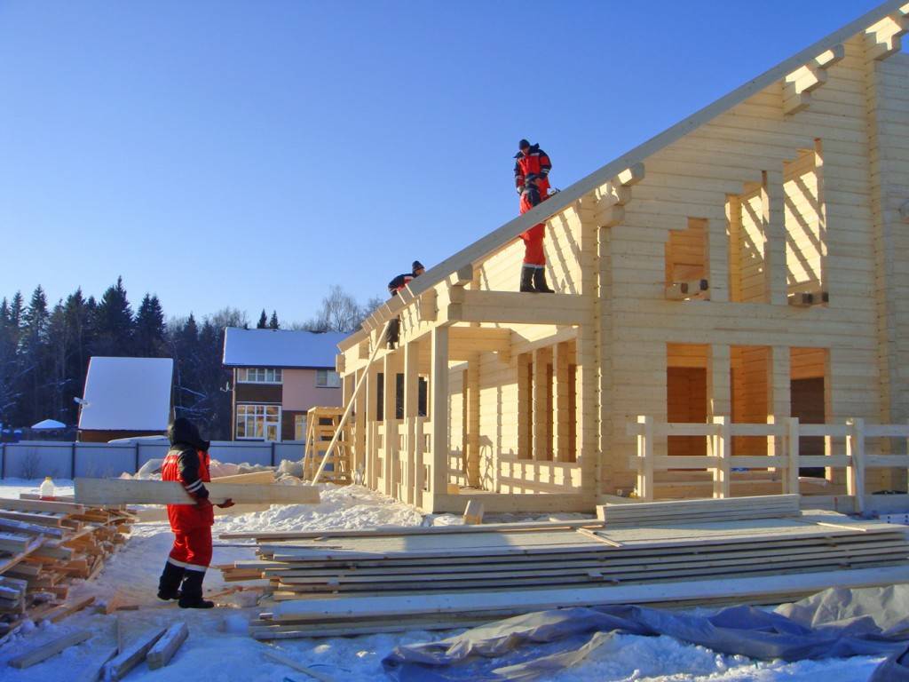 Строительство дома из бруса в зимнее время